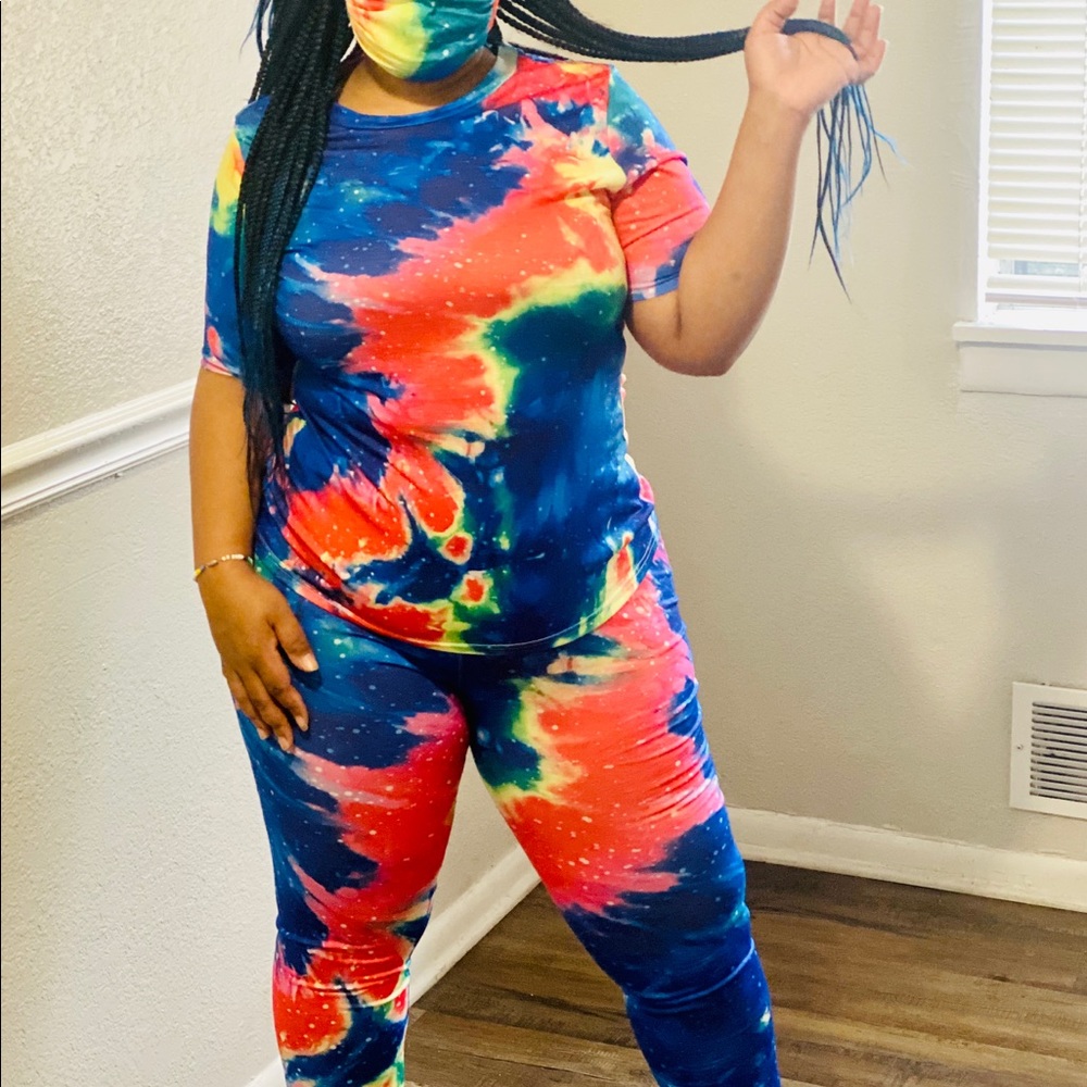 2 piece set with matching mask